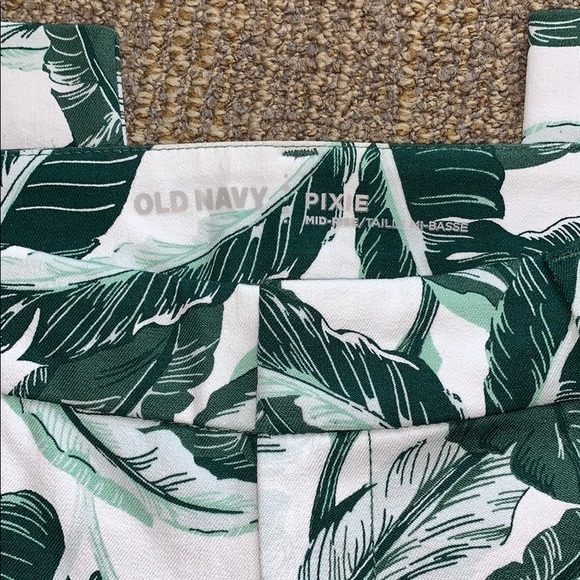 Old Navy Pixie Pants - Picture 3 of 4